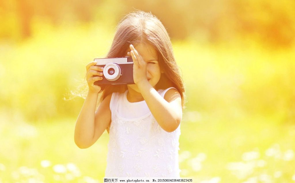 拍照的小女孩图片,秋景 黄色美景 美图 摄影 人