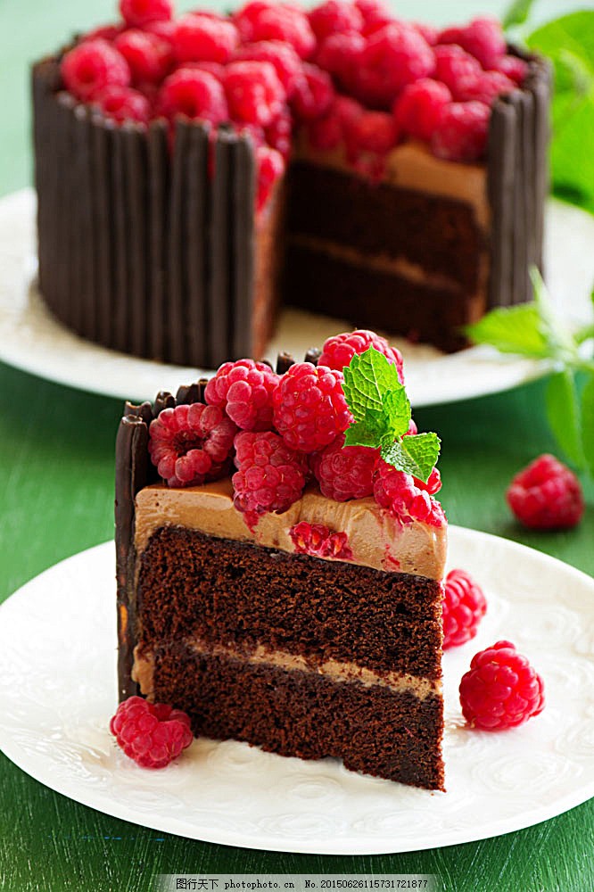 美味树莓蛋糕图片