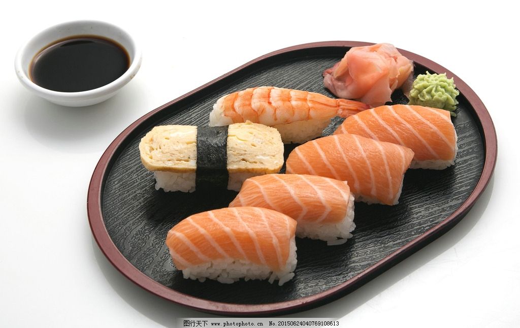 三文鱼寿司的材料答:米450g盐烤三文鱼肉适量三文鱼籽适量酱味强